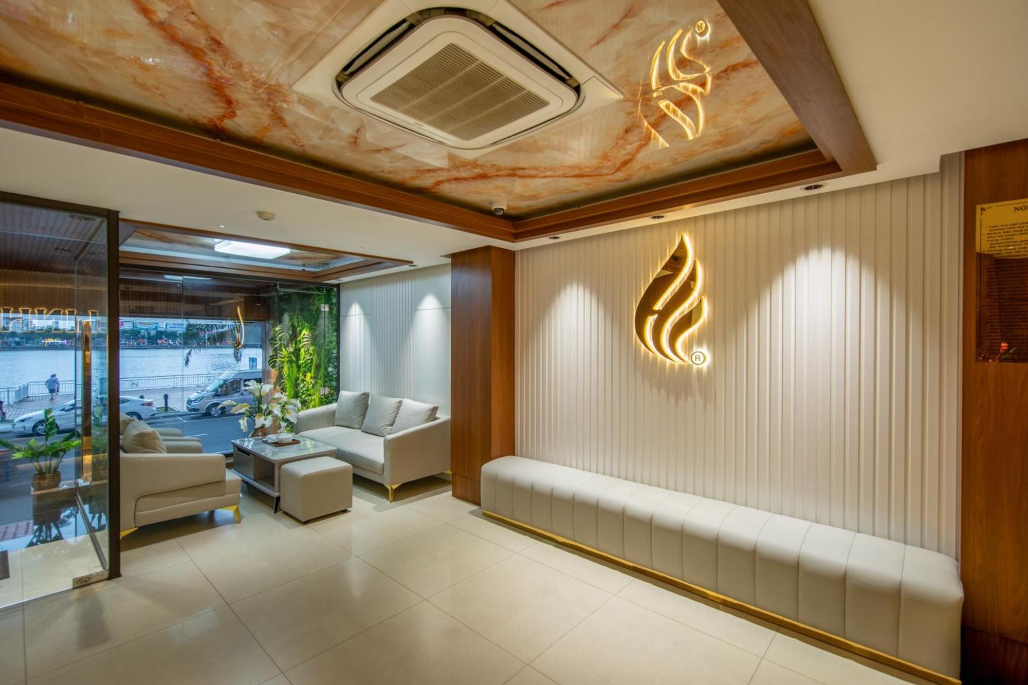 Hoang Linh Riverside Hotel Danang Buitenkant foto