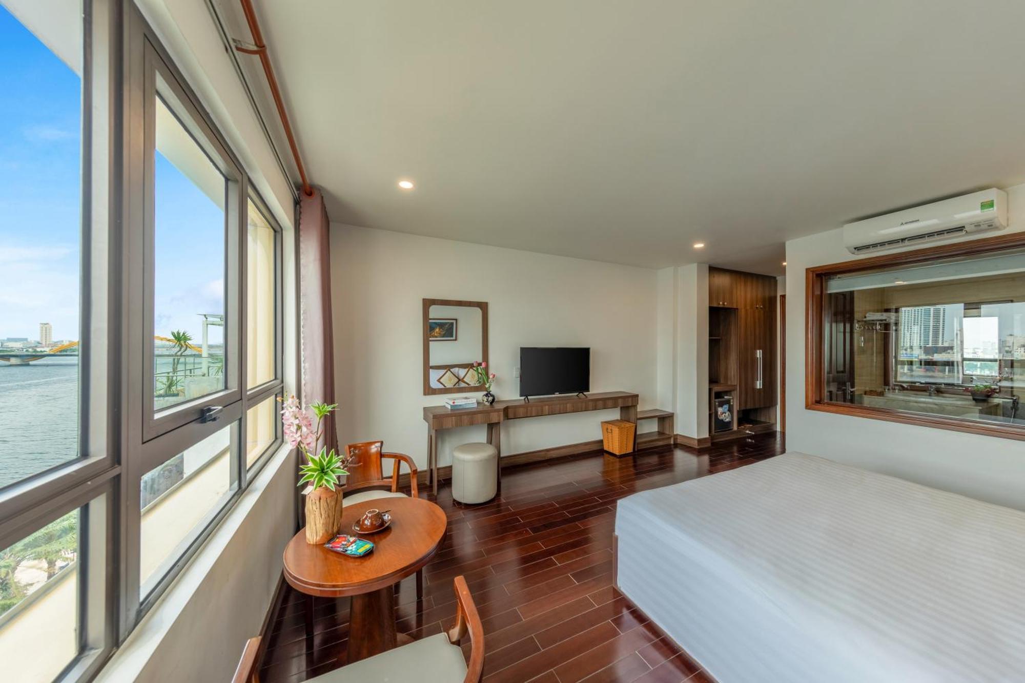 Hoang Linh Riverside Hotel Danang Buitenkant foto